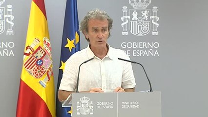 Simón: "Sabemos que hay personas que se montan en los aviones para llegar a España ya con sintomatología"