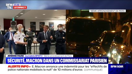 Emmanuel Macron en visite dans un commissariat parisien