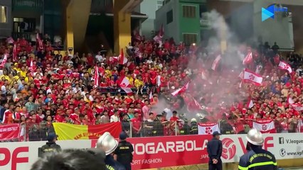 Vì sao pháo sáng vẫn mang được vào sân Hàng Đẫy- - NEXT SPORTS