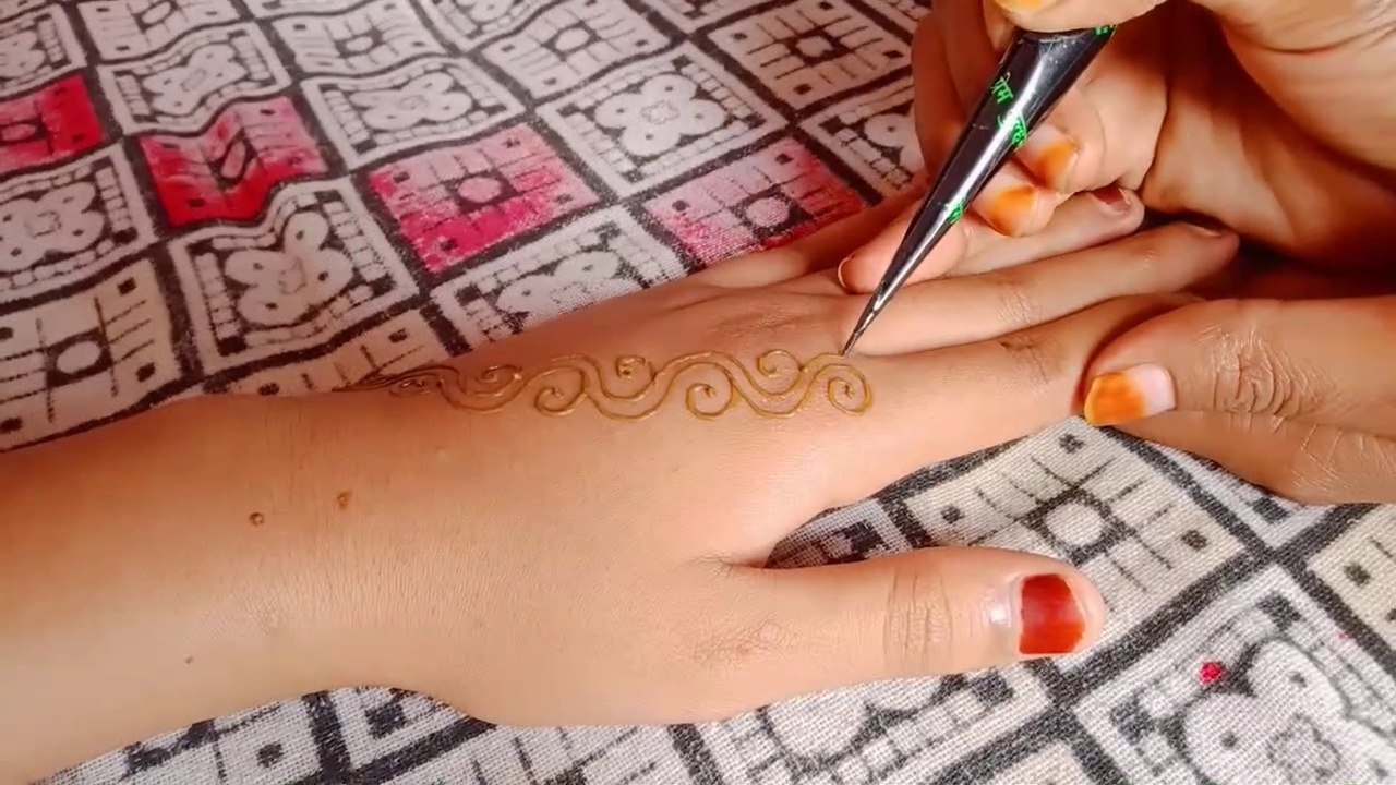 Simple mehandi design