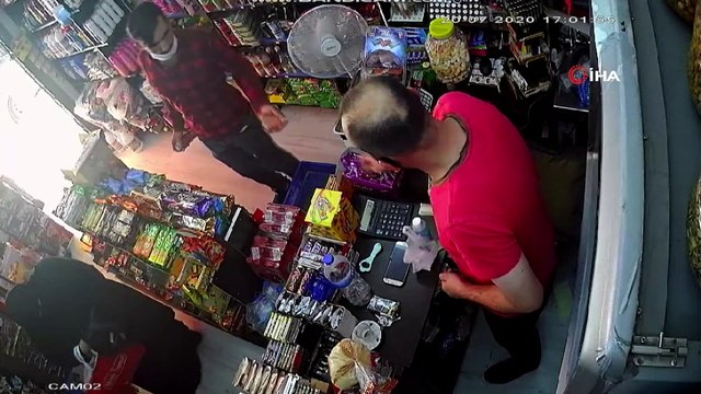 Bursa’da 51 suçtan kaydı bulunan kapkaççıyı elindeki yara bandı yakalattı