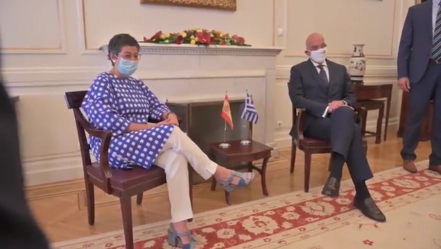 Laya se reúne con el ministro de exteriores de Atenas