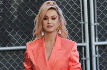 Katy Perry reporte son album