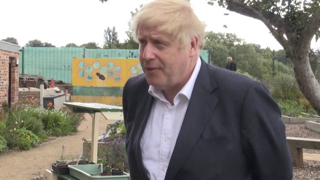 Le Premier ministre britannique Boris Johnson défend la quarantaine imposée aux voyageurs venant d’Espagne