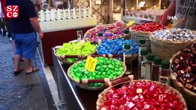 Eminönü’nde bayram öncesi hareketlilik