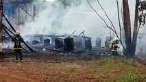 Barracão é atingido por incêndio na área rural de Cascavel