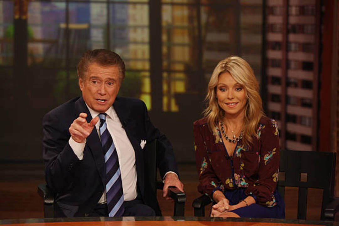 Kelly Ripa Tearfully Discusses Regis Philbin’s Death