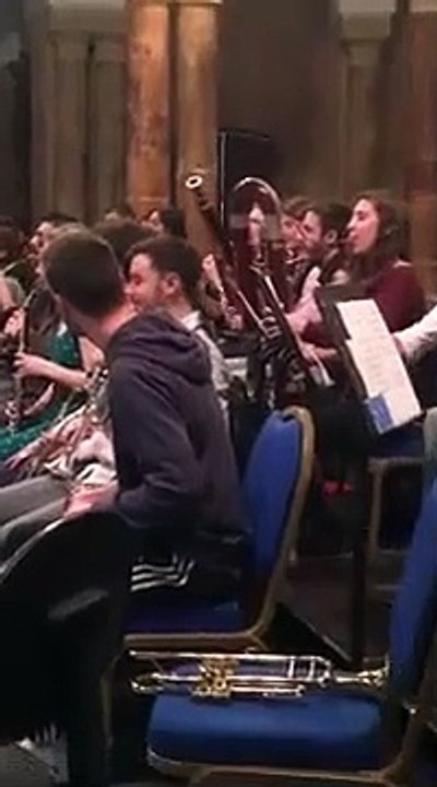Cet orchestre mélange  Roméo et Juliette et Stars Wars