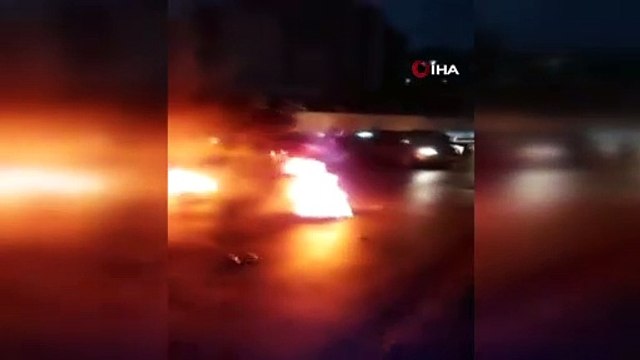 - Lübnan'da protestocular, elektrik kesintilerine karşı yolları kapattı