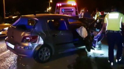 Otomobiller kafa kafaya çarpıştı: 4 yaralı