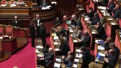 Esteso al 15 ottobre lo stato d'emergenza. Le opposizioni insorgono