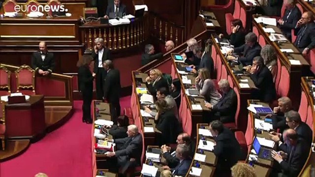 Esteso al 15 ottobre lo stato d'emergenza. Le opposizioni insorgono