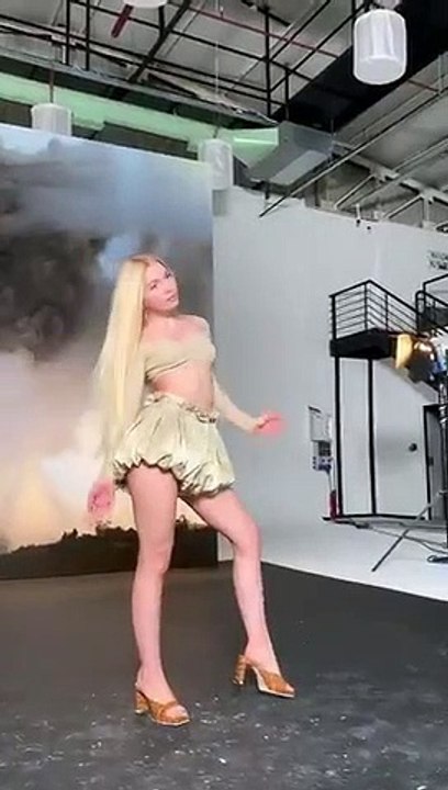 Aleyna Tilki süper minisiyle dans videosu paylaştı!