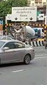 รถปูนสร้างปัญหาการจราจรติดขัดกลางเมือง ติดคานความสูงสะพานข้ามแยกพญาไท