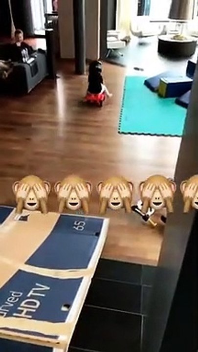 F1 - Il piccolo Robin Raikkonen sfreccia in casa: il figlio di Kimi ha ereditato la passione per la velocitÃ  dal papÃ ?