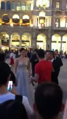 Il bacio tra Valentina Vignali ed Enzuccio per il Partito del Piccione