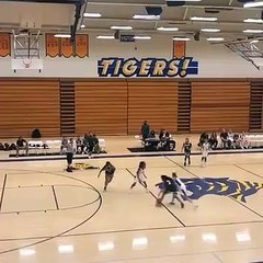 La piccola Gianna come papÃ  Kobe: i Bryant col basket nel sangue