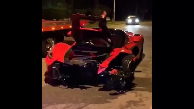 Devastante incidente a Beverly Hills per una rara e costosissima LaFerrari