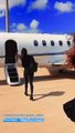 Belen torna in Italia sul jet privato: Cecilia rischia l'incidente hot!