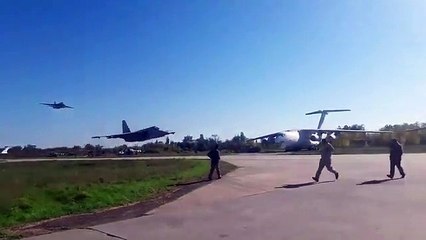 L'incredibile volo radente del jet ucraino