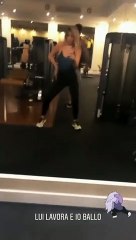 Roberta Sinopoli scatenata in palestra: Marchisio si allena, lei balla