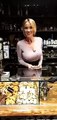 Diletta Leotta sexy barista: la catanese si diverte dietro il bancone del bar