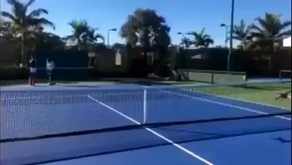 Serena Williams ed il servizio-bomba: la tennista distrugge un drone!