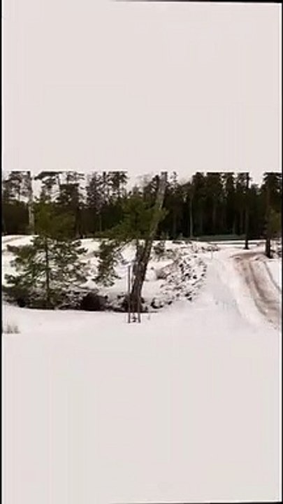 Raikkonen non si ferma mai, Kimi sfreccia in moto sulla neve
