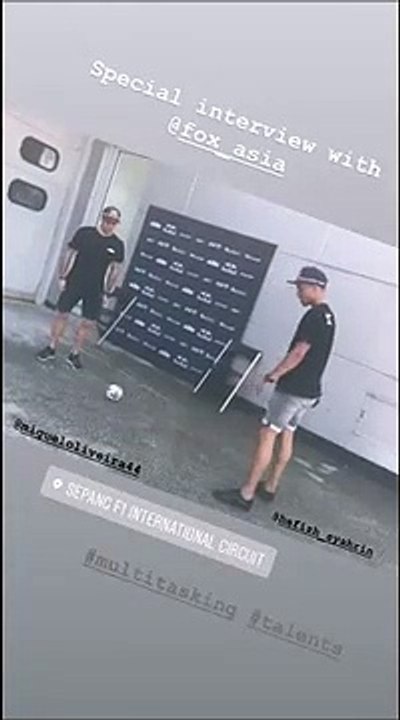 MotoGp - Piloti e... pallone: Vinales e colleghi giocano a calcio a Sepang