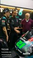 Hamilton in giro per il paddock: Lewis nel box Yamaha Petronas