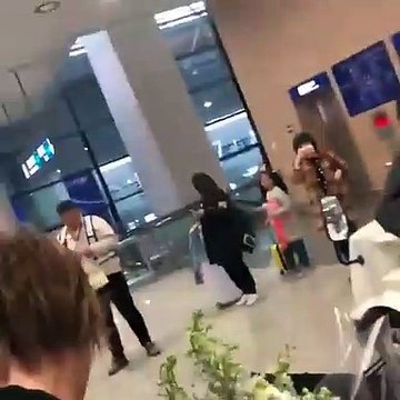 Formula 1 - Accoglienza speciale per Vettel in aeroporto alla vigilia del Gp della Cina