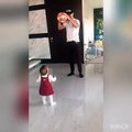 Cristiano Ronaldo, i palleggi con il pallone della Champions League divertono la figlia piÃ¹ piccola