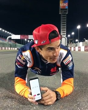 Anche Marc Marquez raccoglie la sfida di Alonso, il pilota di MotoGp si cimenta nella challenge #thePlankas