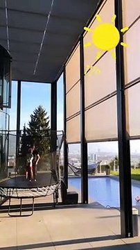 F1 - Giornata all'insegna del divertimento in casa Raikkonen: il piccolo Robin gioca con papÃ Kimi con la maglia di CR7
