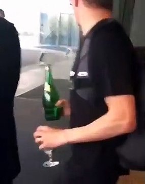 Formula 1 - Kimi Raikkonen ubriaco dopo il Gp della Cina: le immagini del finlandese dell'Alfa Romeo