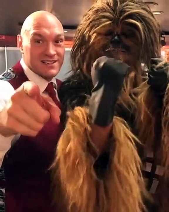 Tyson Fury sfida Deontay Wilder: il messaggio di avvertimento con Chewbecca