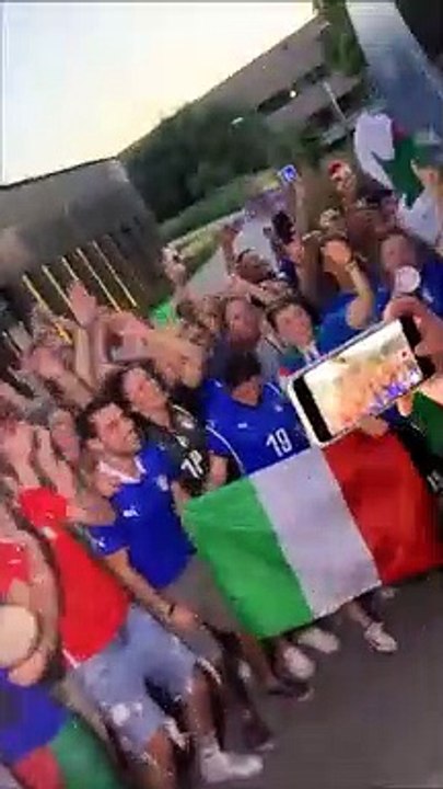 Mondiali di calcio femminile - Che festa per le azzurre al rientro in albergo! Cori e balli per l'Italia femminile