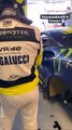 Valentino Rossi divertito nei box di Yas Marina: inizia lo spettacolo della 12 Ore del Golfo