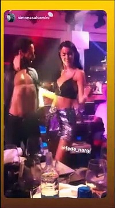 Federica Nargi sensualissima ad Ibiza: l'ex velina scatenata in vacanza