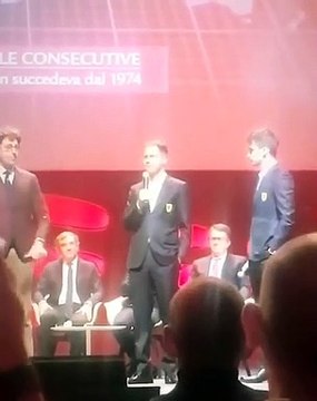 Vettel, la stoccata col sorriso Ã¨ pungente: il tedesco piÃ¹ sincero che mai nella Convention Ferrari