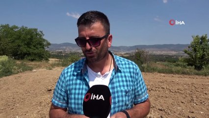 Sarımsak hasadı yaparken tarlasında gök taşı bulduğunu iddia etti