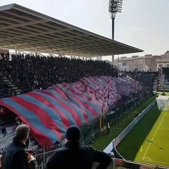 Cremonese, che spettacolo: coreografia da Serie A