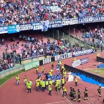 Napoli, tifosi in festa con la squadra nonostante l'addio al sogno scudetto