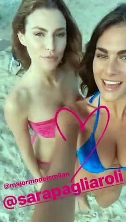 Francesca Sofia Novello, il sexy backstage del servizio fotografico in Toscana