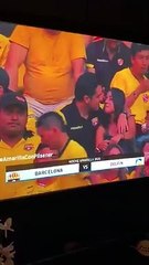 Ecuador, tifosa va allo stadio con l'amante