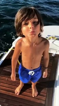 Gita in barca per Belen ed il suo clan: la Rodriguez si diverte ad Ibiza