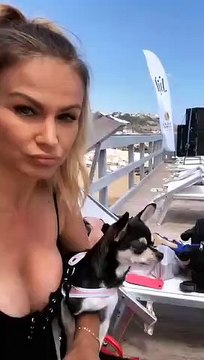 Eva Henger e Mercedesz infiammano l'estate