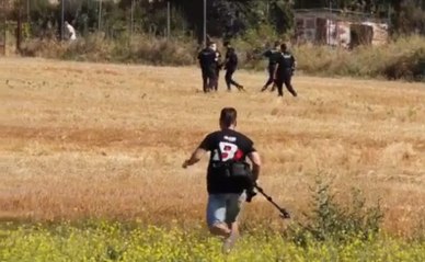 Un periodista denuncia que la Guardia Civil silenció su trabajo durante una protesta contra la visita de los reyes a Navarra