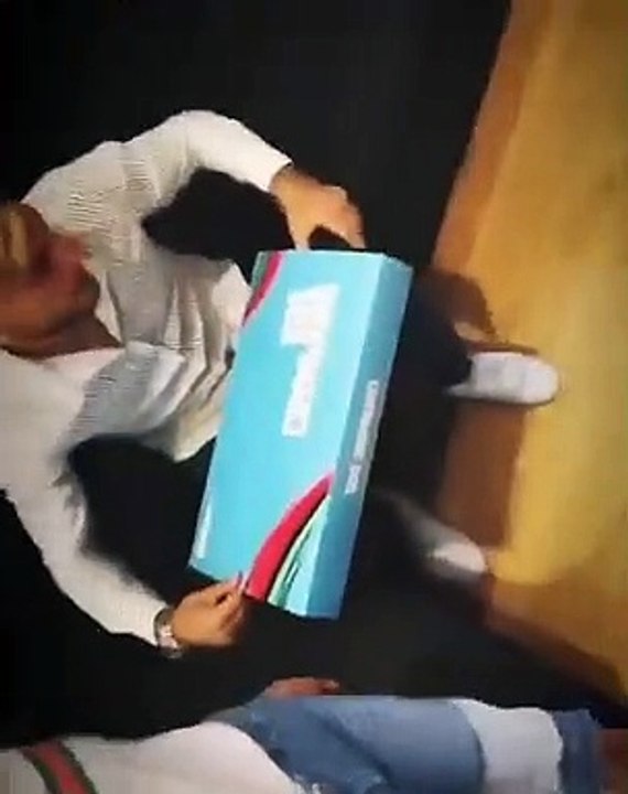 Immobile 'distratto' dal nuovo videogioco: la moglie Ã¨ 'disperata'