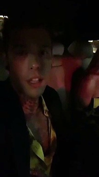 Fedez e Emily Ratajkowski, il simpatico siparietto hot